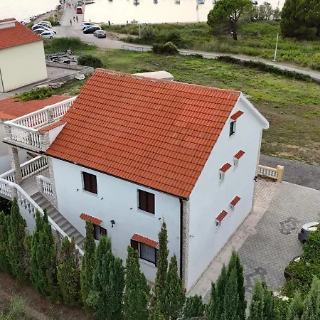 Marko Apartment *